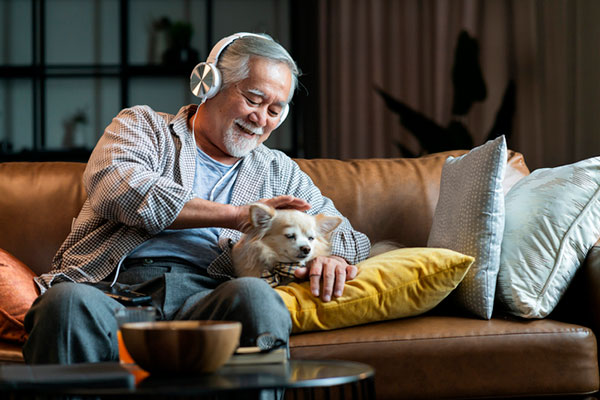 Reach Pet Owners with Radio